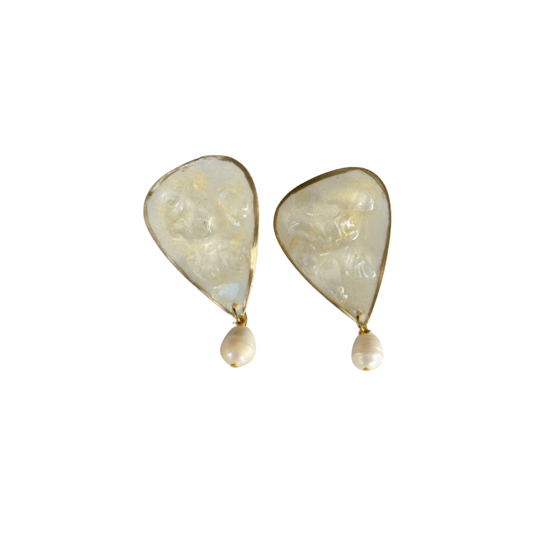 Resin alcohol ink jewellery- twisted droplet